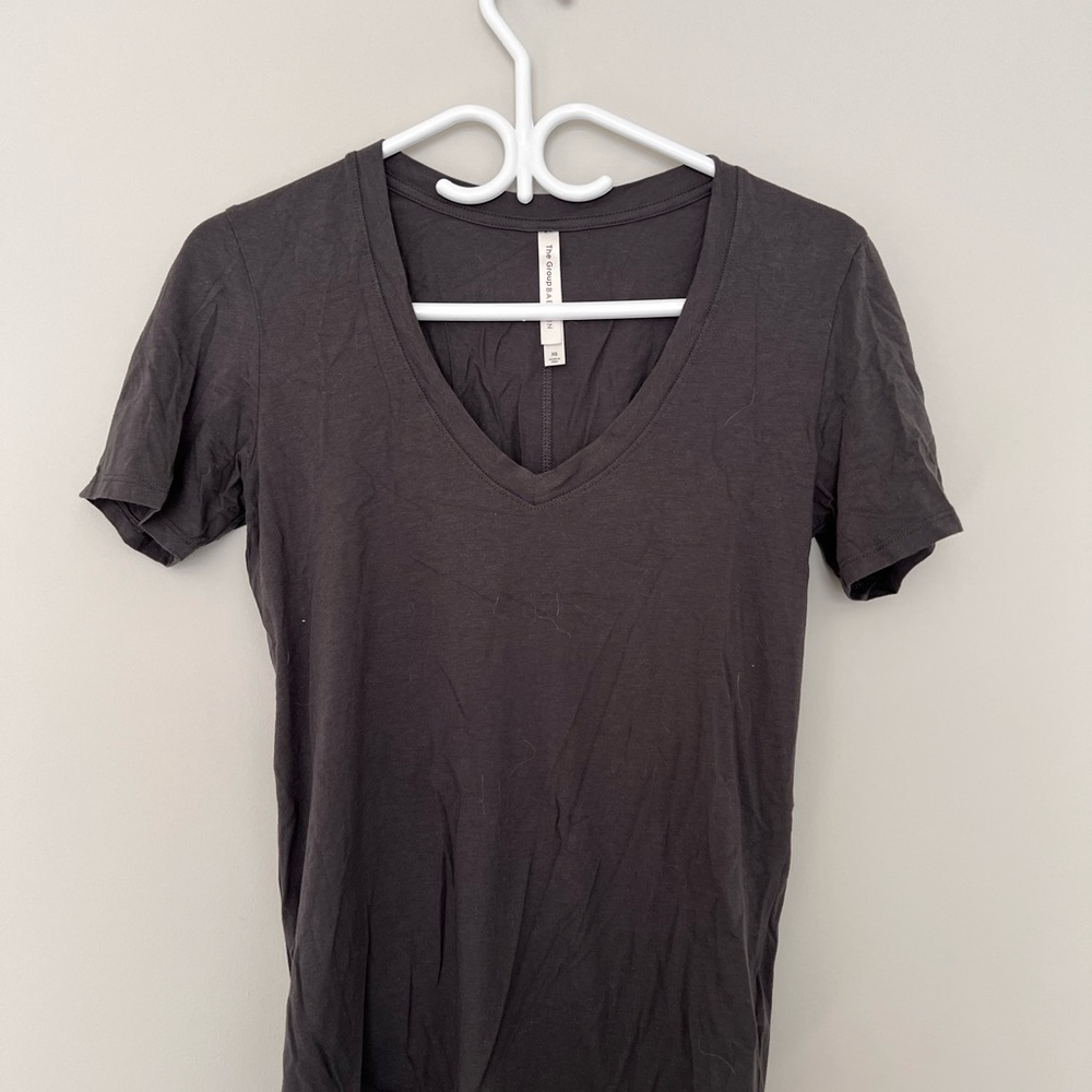 Aritzia Babaton Black V-Neck Women's Top